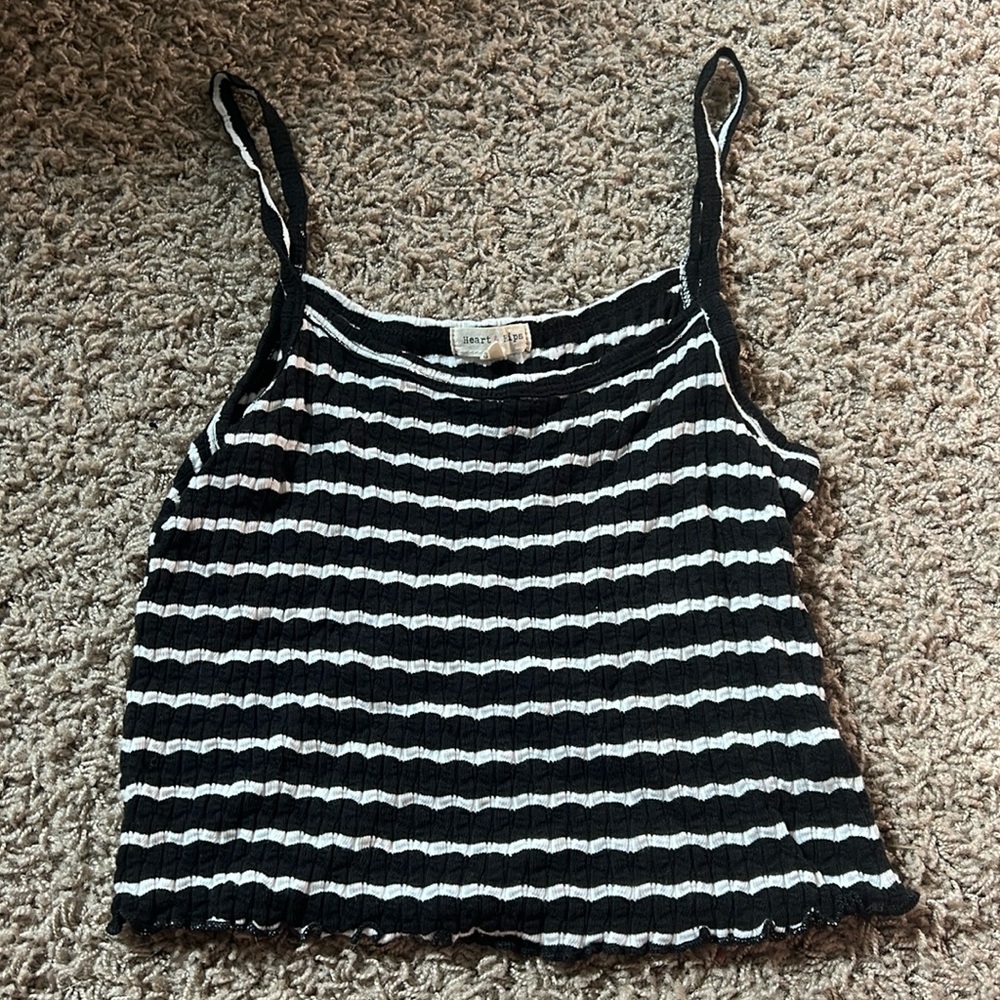 Heart & Hips black and white crop cami tank top. Large.